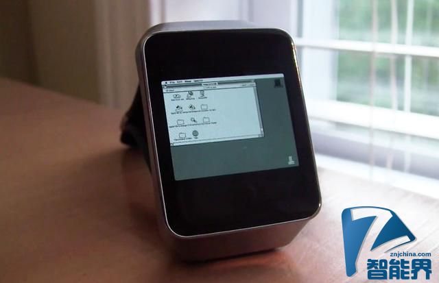 碉堡了！用Android Wear運行蘋果MacintoshII