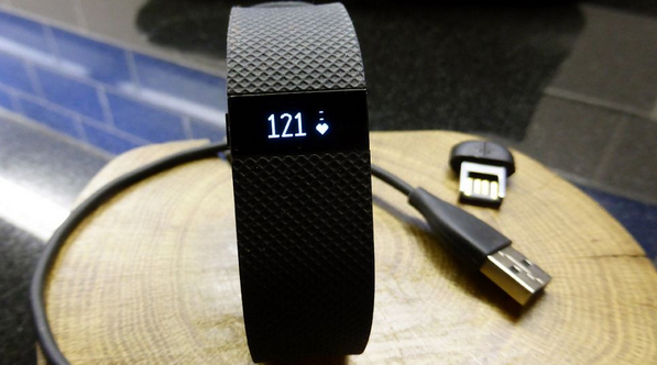 佳明與Fitbit健身追蹤器哪個更出色？