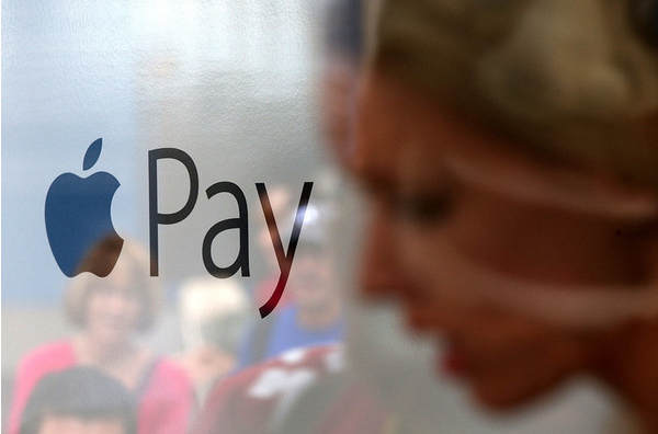 上線后每分鐘綁卡數萬，但美國媒體也不看好Apple Pay