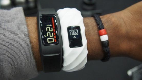 佳明Vivofit 3腕帶體驗：并不成功的時尚轉型