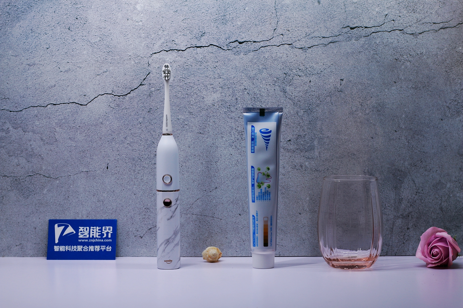 usmile雙子星電動(dòng)牙刷，能讓你的微笑更自信的電動(dòng)牙刷