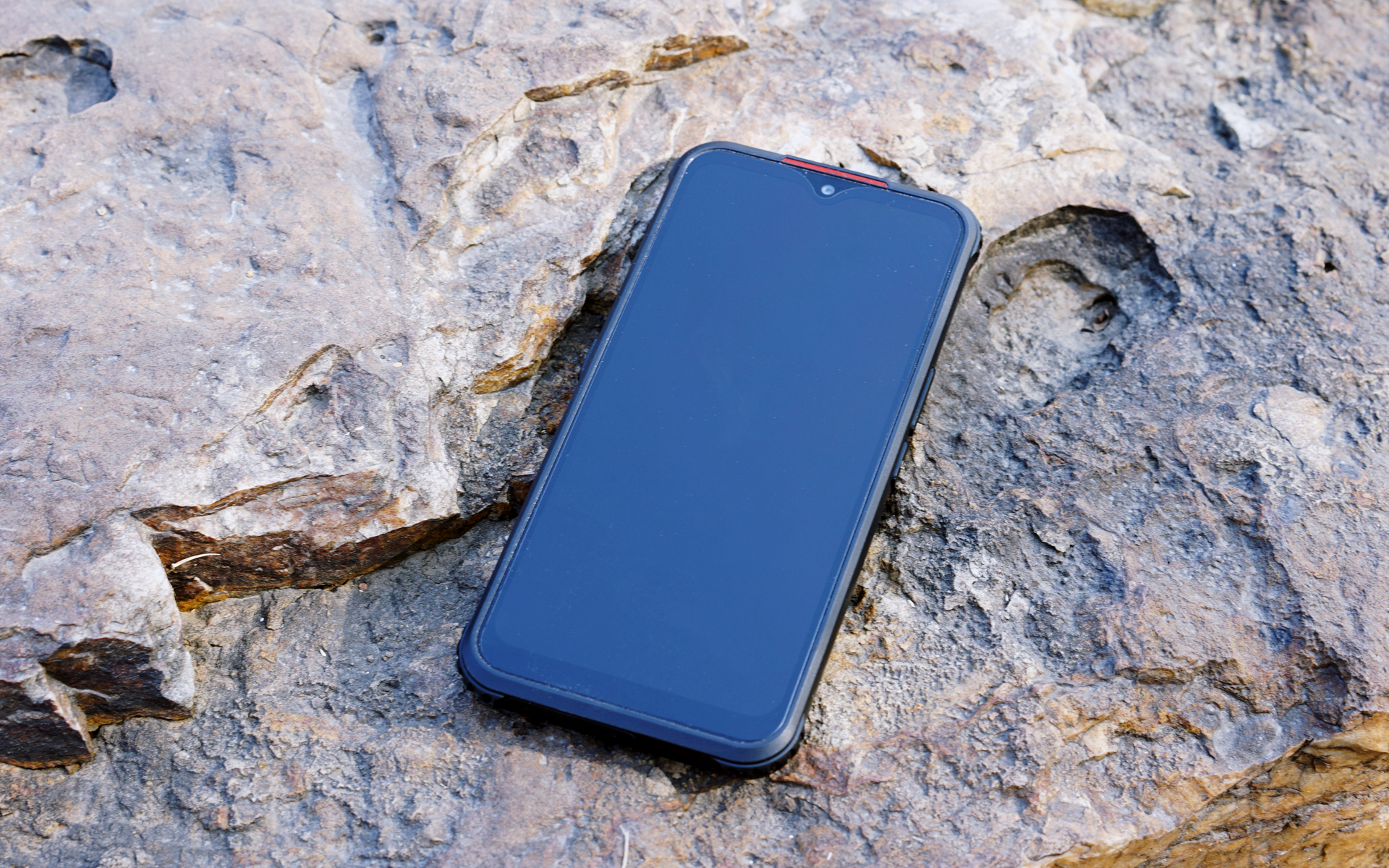 AGM X5三防手機開箱體驗：IP69K、5G雙模全網通、三防四攝！