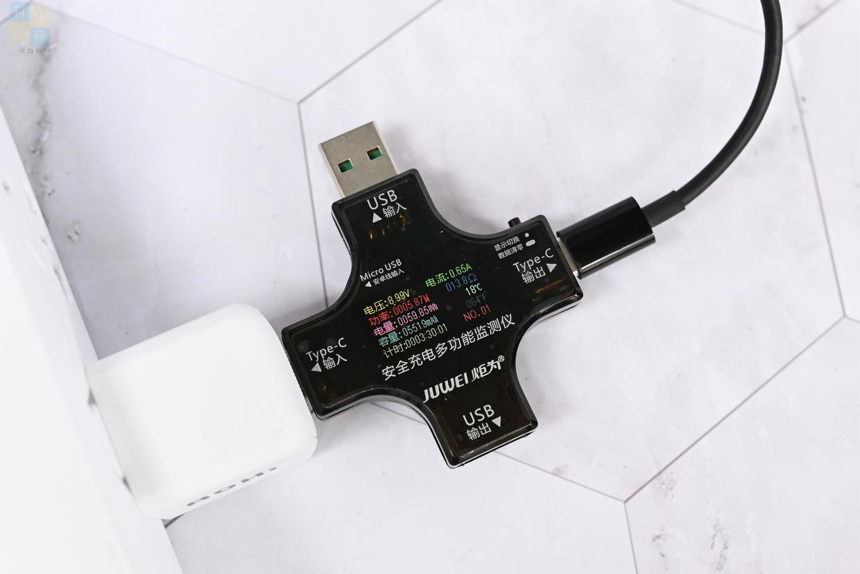 安全好用的手機(jī)充電器，體積小巧兼容性強(qiáng)，Aohi 20W快充體驗