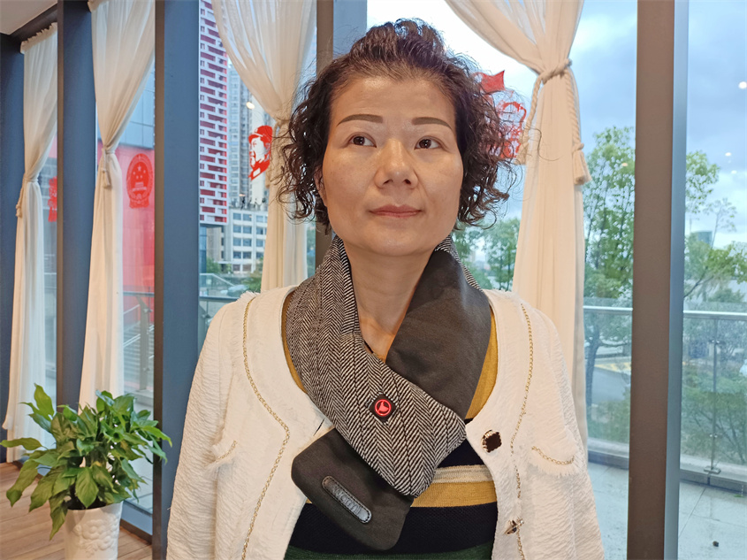 飛樂思智能發(fā)熱圍巾，致力于用暖熱紅科技，營造美好精智生活