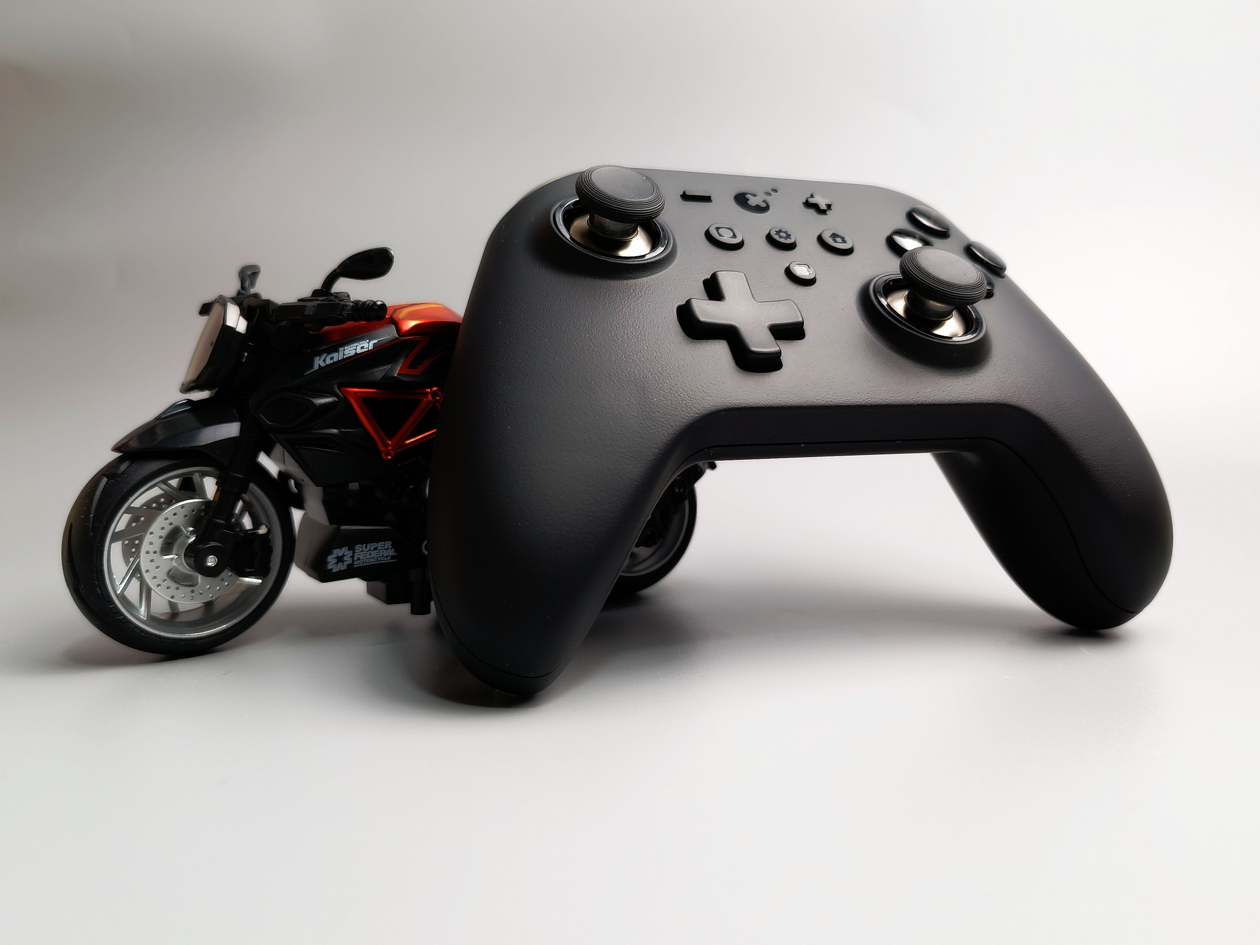 玩分手廚房？給Switch配個手柄，你需要谷粒金剛2PRO