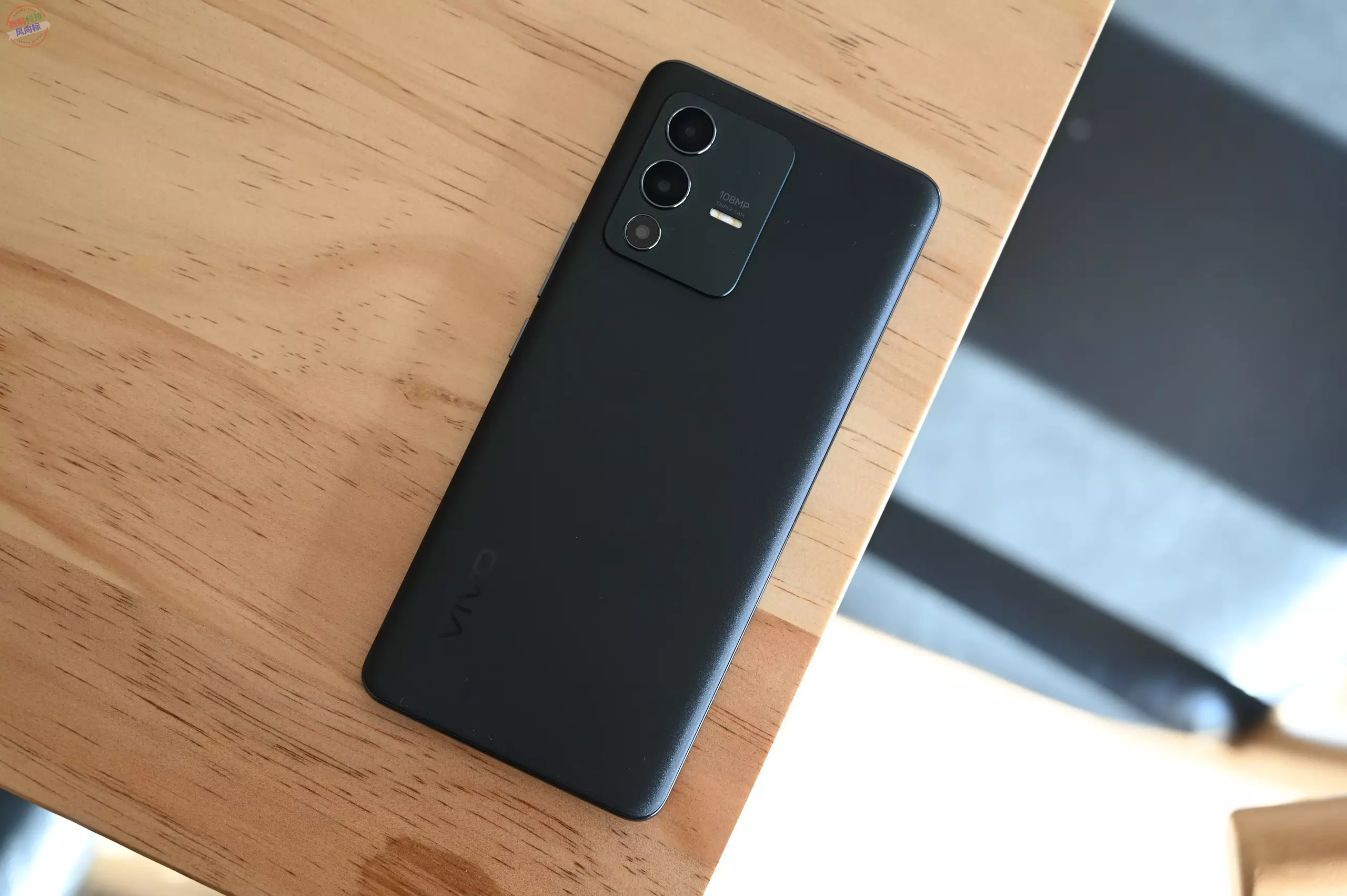 由內而外全面進化，影像娛樂都出彩，vivo S12 Pro上手