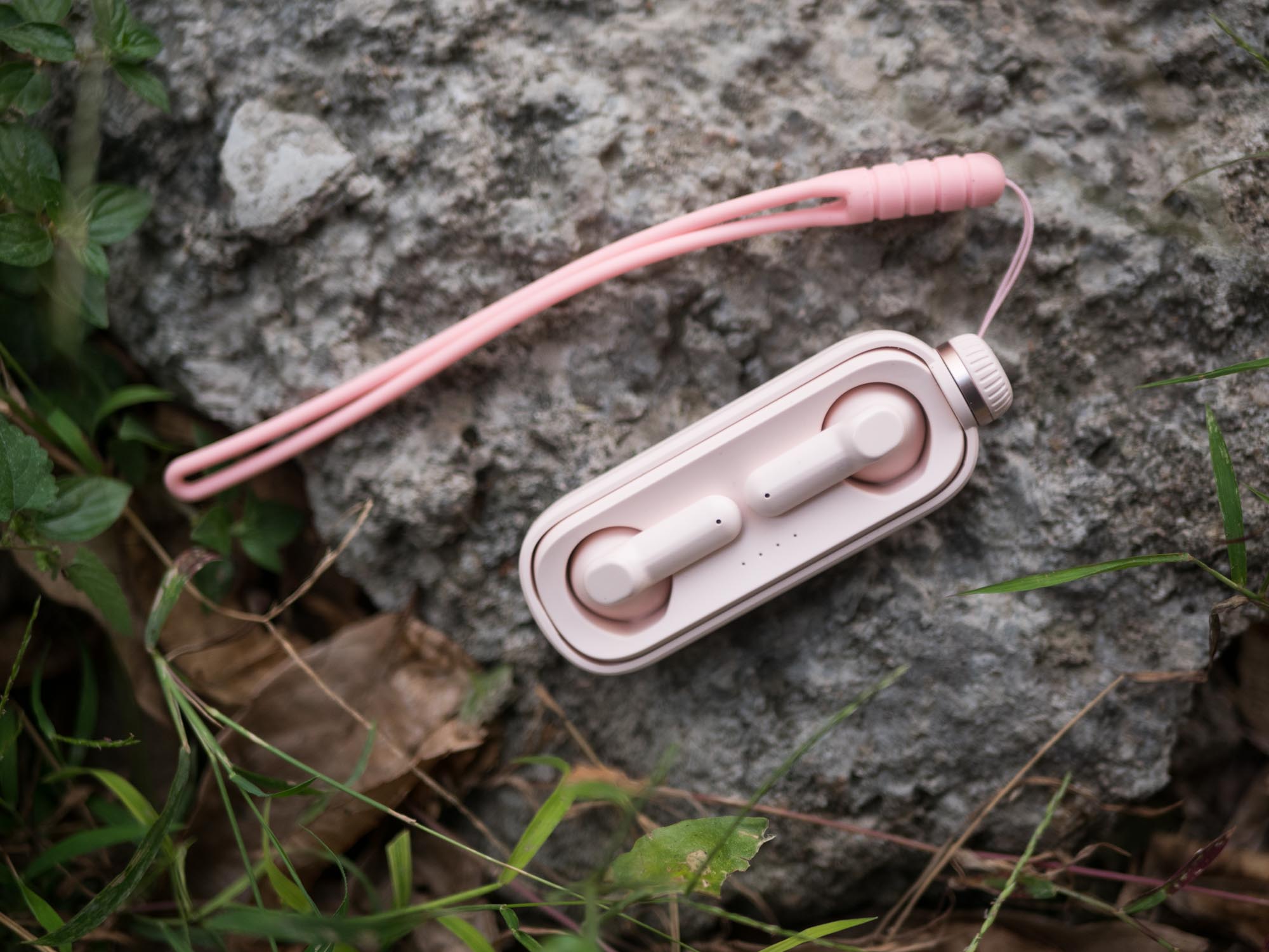 好玩更好聽，綜合素質(zhì)很強(qiáng)的真無(wú)線藍(lán)牙耳機(jī)：南卡小音艙