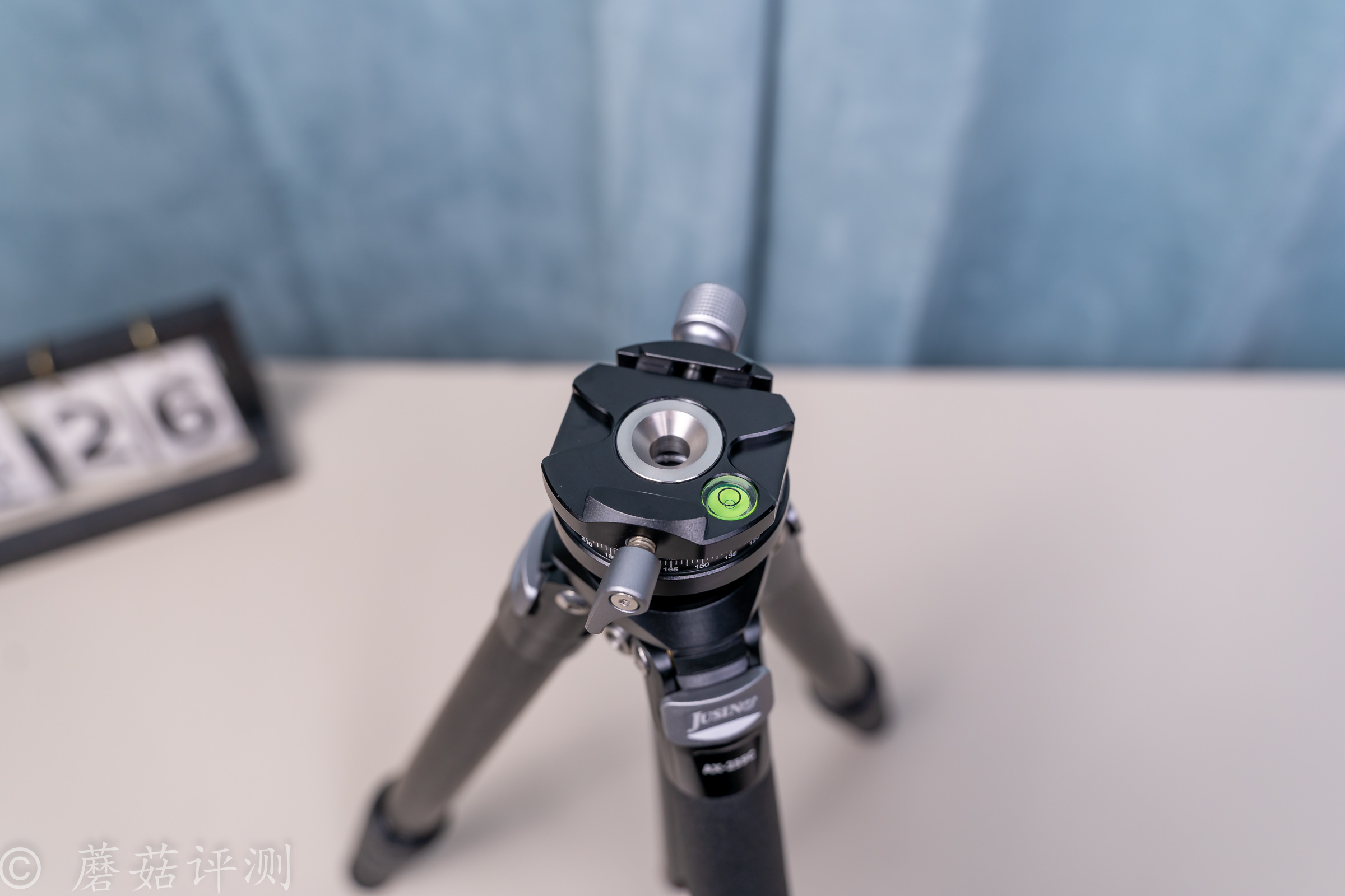 16_20221226_佳鑫悅AX-255C優質碳纖維三腳架云臺套裝_微單單電數碼單反相機專業三角架.jpg