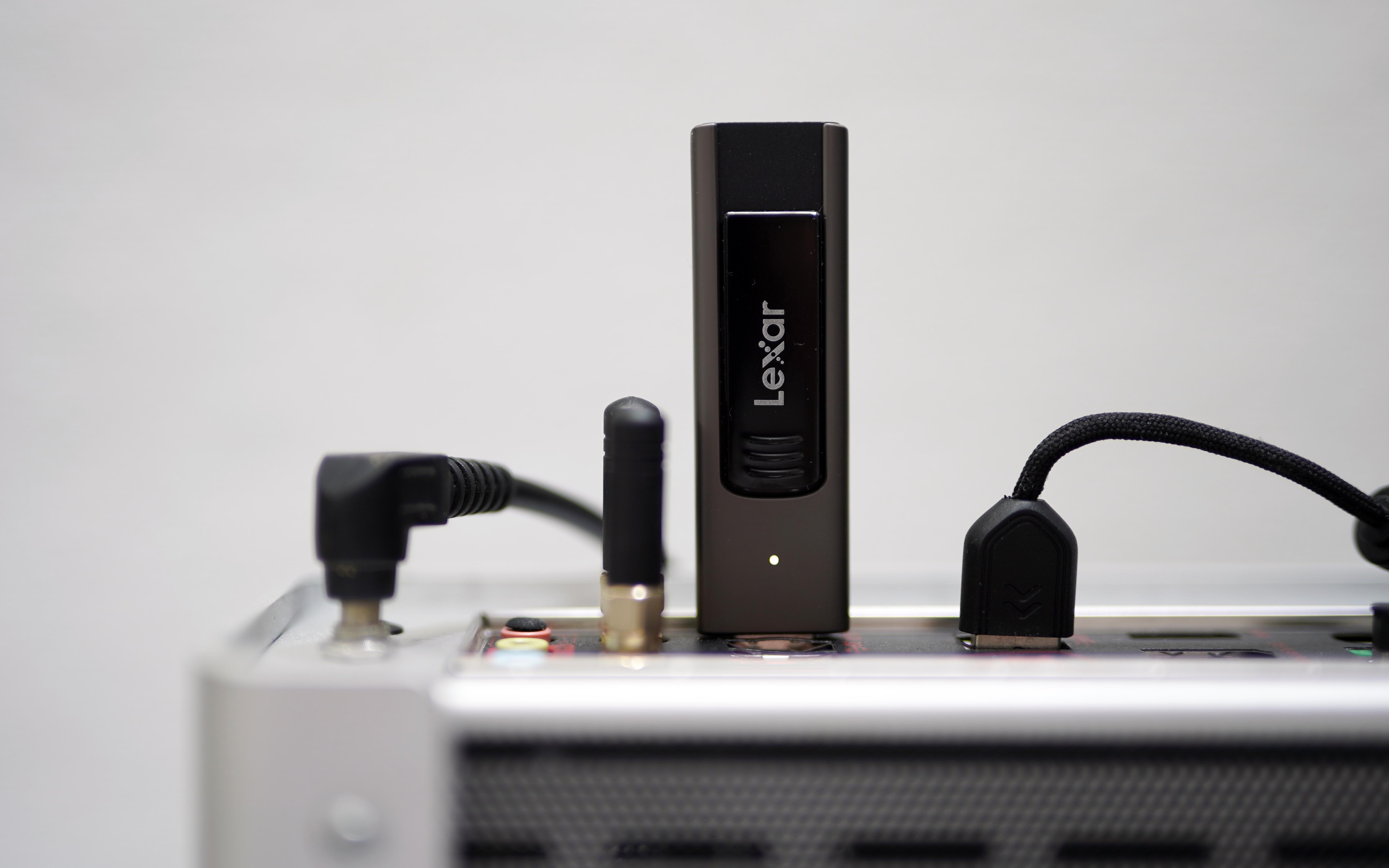 2023年，百元能買到什么U盤？讀速400MB/s！雷克沙M900開箱測評